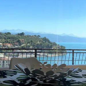 https://sea-view-terrace.hotelitalianriviera.com